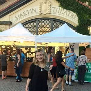 Meet your Posher, Kelly